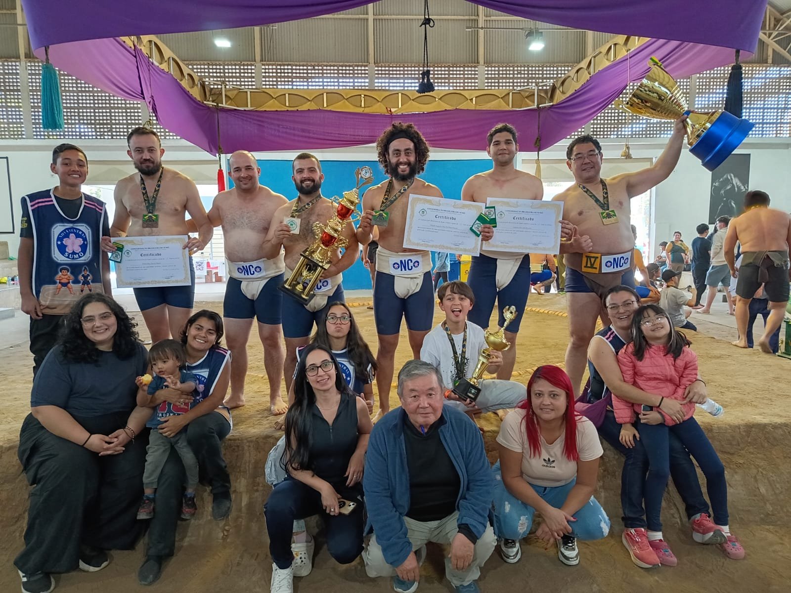 Atletas de Suzano conquistam vice-campeonato geral no Brasileiro de Sumô