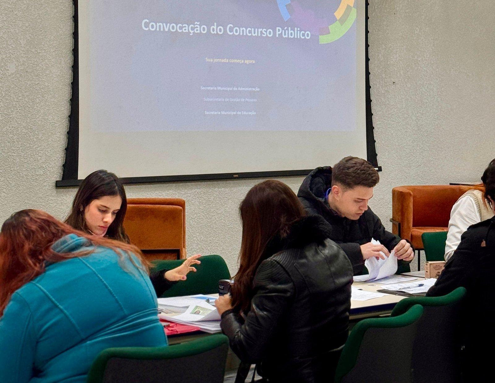Itaquá inicia convocação de 425 professores aprovados em concurso público