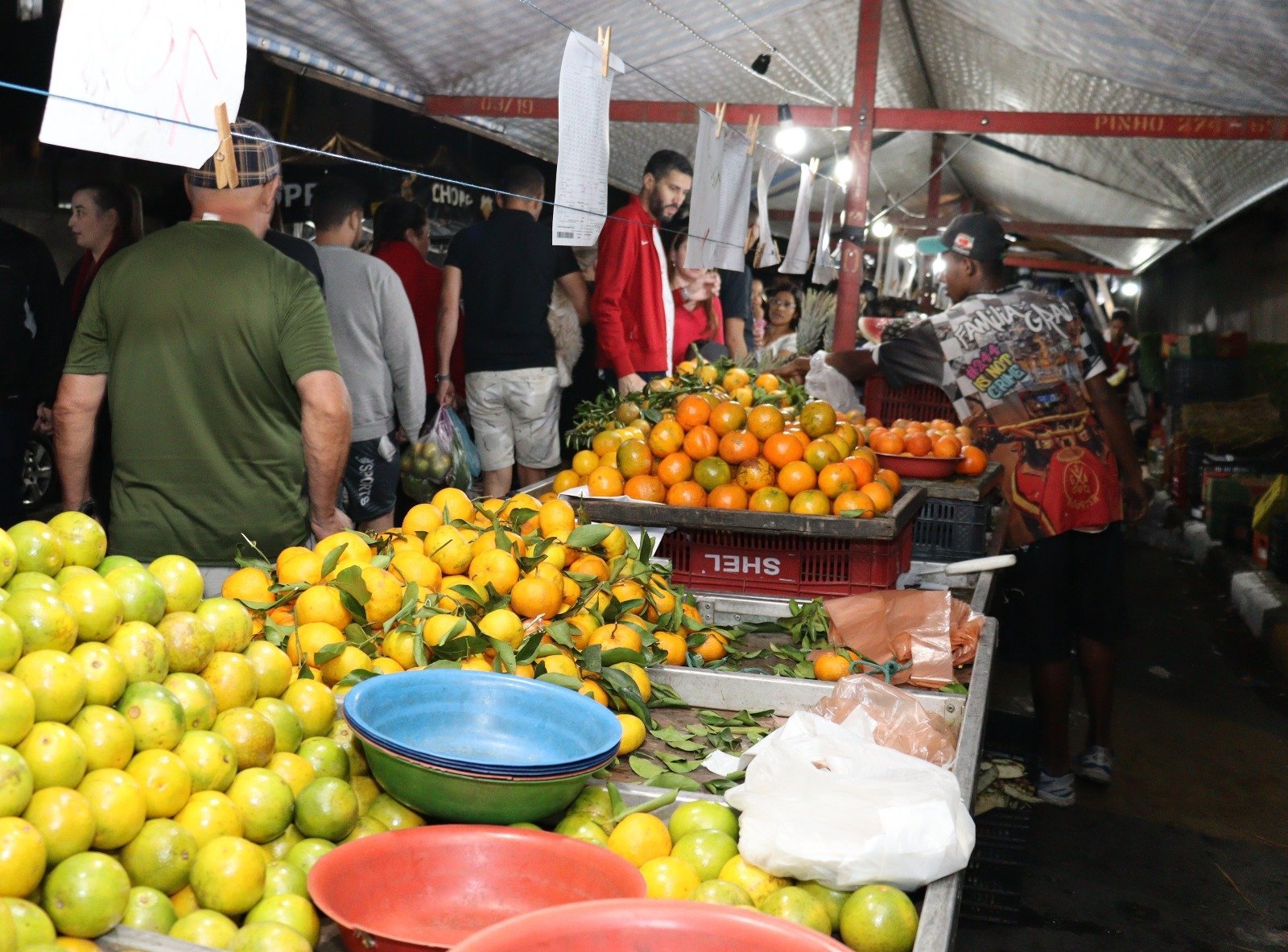 Suzano inaugura feira noturna no Miguel Badra